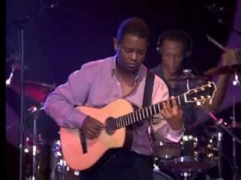 Earl Klugh - Livin Inside Your Love LIVE!_xvid.avi