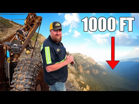 Toyota stürzt 300 Meter über eine Klippe