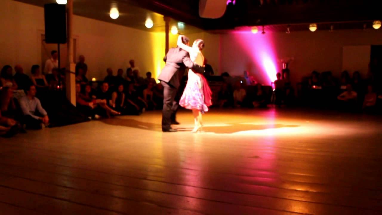 Daniela Pucci & Luis Bianchi perform "Milongon" by Canaro