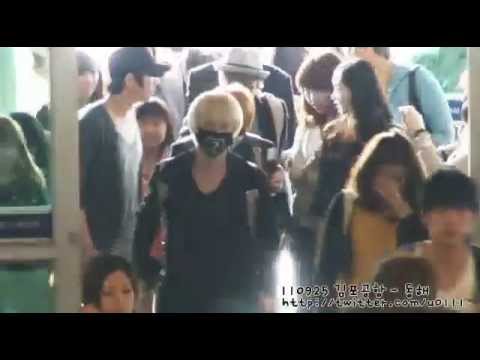 (Donghae focus)110925 Super Junior at Gimpo Airport