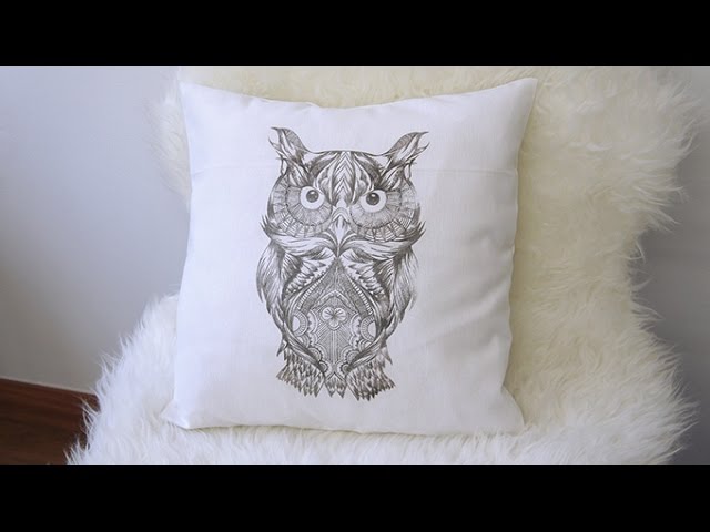 Vídeo relacionado con mundohuevo Cojin Decorativo, Original y Personalizado con Texto. Incluye Relleno. Rayo. Regalo Equipo de Futbol. Pon el Nombre y Numero Que Quieras. 42,5 x 42,5 cm. Agradable Tacto Algodon.