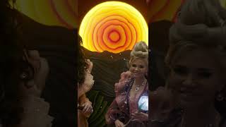 The original Elphaba and Glinda return back to Oz 💚🩷