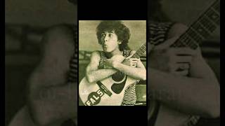 Download lagu ambisi, Iwan fals thn 1982 mp3 Download lagu ambisi, Iwan fals thn 1982 mp3