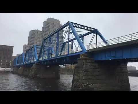 Snow falling in Grand Rapids