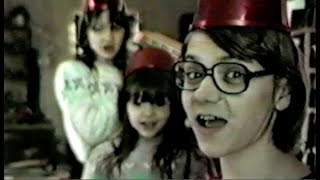 Praying Hands FAN VIDEO 1986 Devo music video --(Weird Paul) Goldbergs Tik Tok