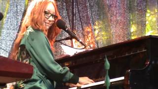 Oysters - Tori Amos - Kværndrup, Denmark - June 6, 2015