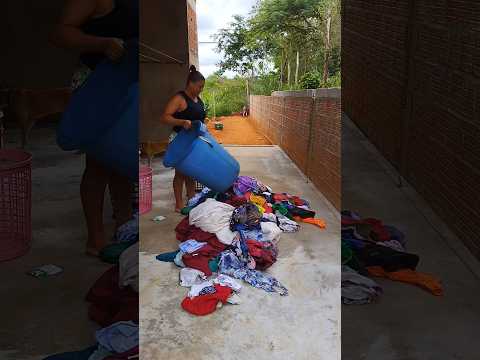 LAUNDRY DAY #laundry #clean #clothes #satisfying #housewifeblogger