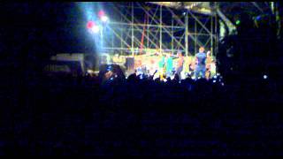 Sud Sound System Ft  T.O.K  "Keep on Moving" Parco gondar (Gallipoli) 09-08-11