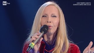 Patty Pravo canta "La bambola" - Domenica in 09/12/2018