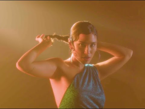 Canela China - Par de horas l Video oficial