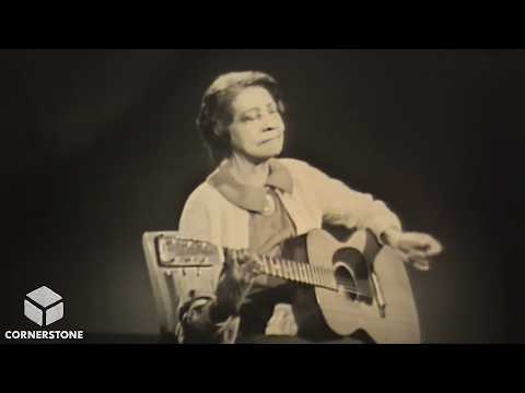 Thumbnail for Elizabeth Cotten - Freight Train (Rare Live Performance) by Elizabeth Cotten