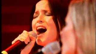 The Corrs - Long Night (live 2004)