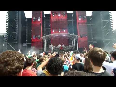 Da Tweekaz -- Coone & Scope DJ - Travelling (Da Tweekaz Remix) @SUNRISE FESTIVAL 2013