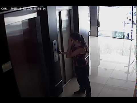 Entrada Parte 1 se desmaya en el ascensor.