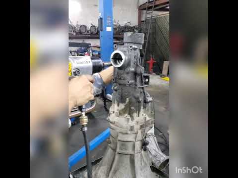 Nissan pickup 🛻 broken gear
