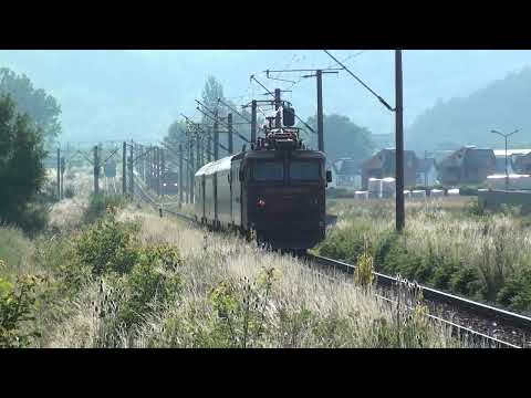 Tren IR1833 Iasi - Timisoara Nord trece prin Suceava Vest cu EA029 a depoului Brasov - 15.07.2023