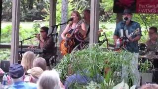 Loose Shoes Band's Music fills the Gardens