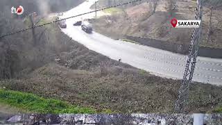 Karşı Şeride Geçen Tanker, 2 Otomobille Çarpıştı; 3 Yaralı