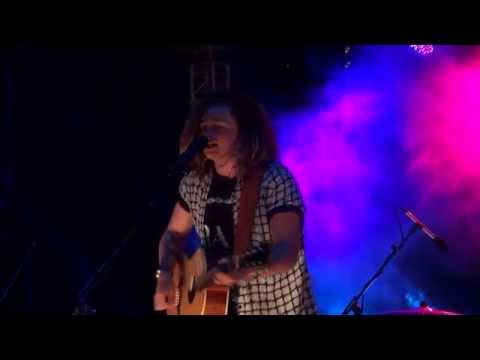 Luke Friend - stand by me clip (Ben E King cover) 1/3 - fontwell races - 4 Aug 2014