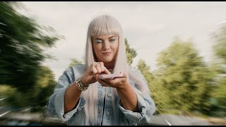 Musik-Video-Miniaturansicht zu PARTNER IN CRIME Songtext von Ewa Farna