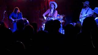 Nikki Lane -- Lay You Down