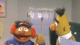 Sesame Street: Ernie&#39;s Guessing Game With Bert