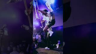 Download lagu Lompatan paling ikonik di #ska, kalian harus melihatnya langsung sendiri 👀 #poppunk #punk #band #live mp3