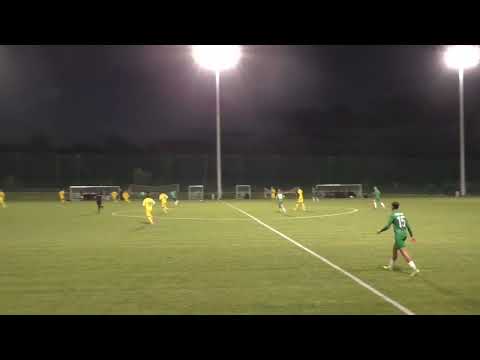 11 kolejka IV liga łódzka: Omega Kleszczów - Pelikan Łowicz 0:6 (0:3)