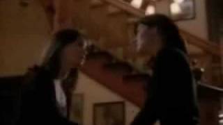 Extrait VF : Elle veut sonner � la police pour Jeremy.