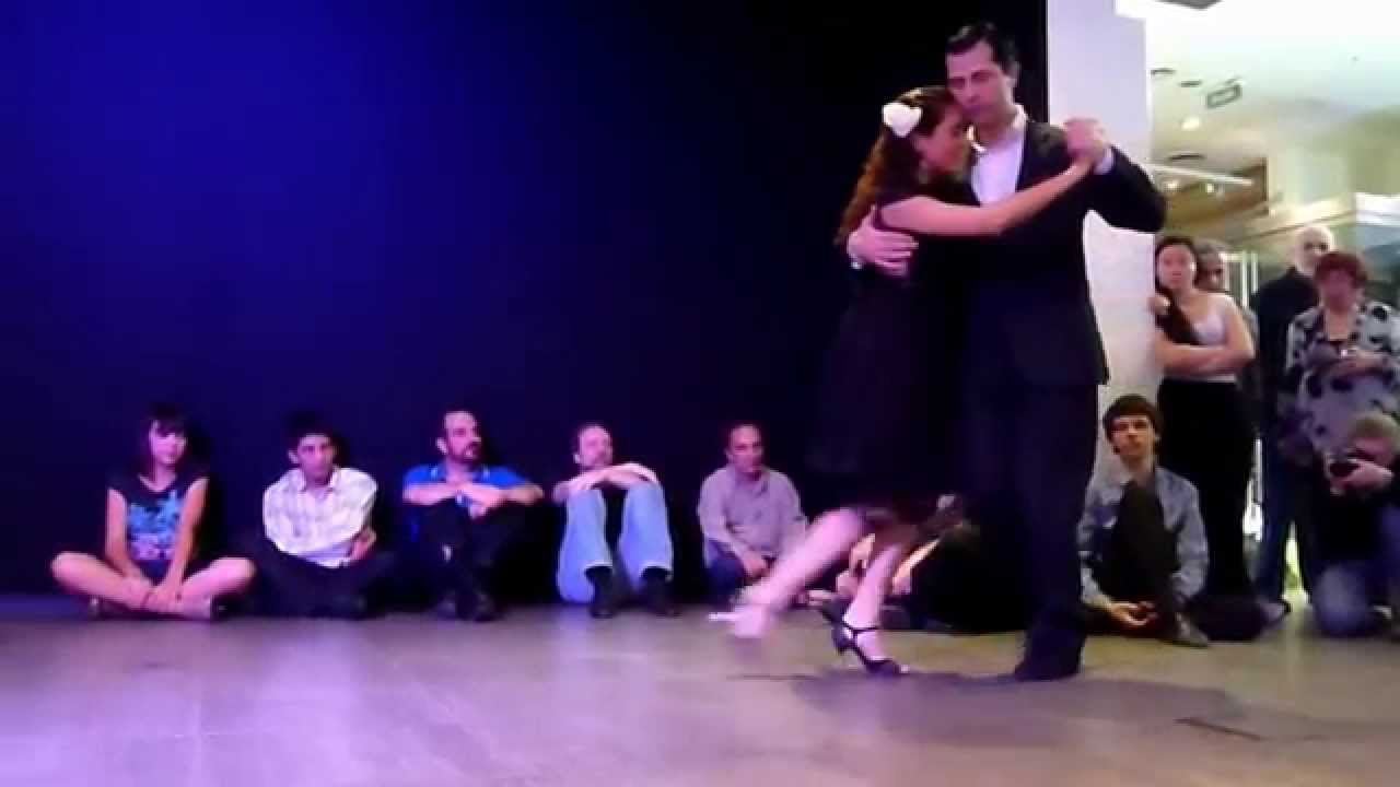 2  Milonga del Patio presenta:  Carla Calcaterra y Cristian Petitto