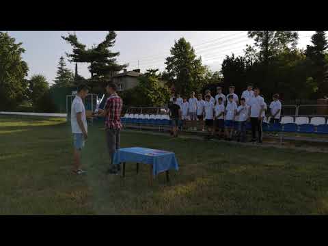 Wręczenie pucharu za mistrzostwo ligi trampkarzy starszych