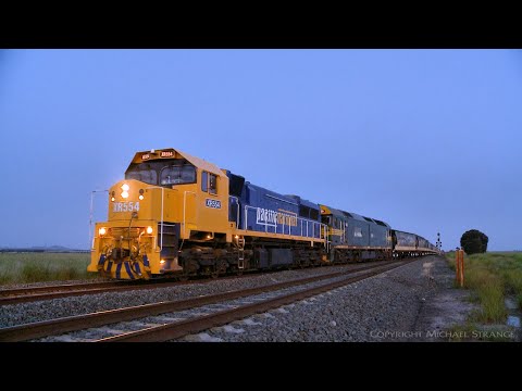 Pacific National Broad Gauge Grain Train With XR554 & G529 - PoathTV Australian Railways
