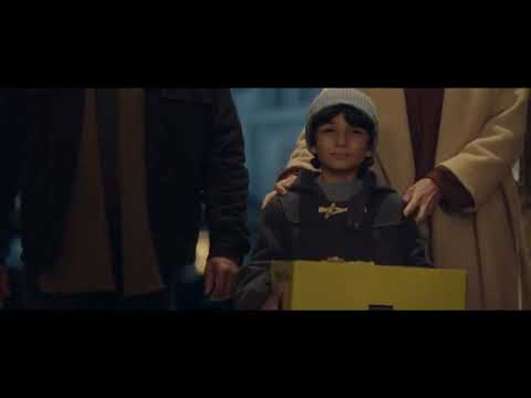 La nuova pubblicità di Poste Italiane di Natale sul tema della vicinanza la sera dei miracoli