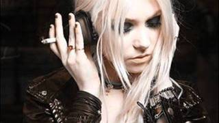 The Pretty Reckless - He Loves You w/lyrics