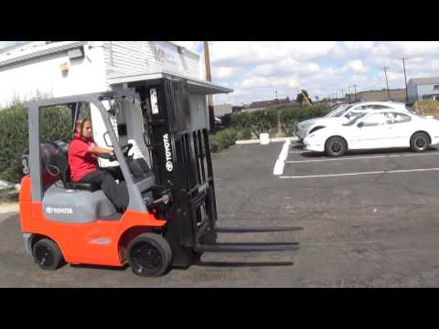 2002 Toyota 7FGCU25 Forklift - 5000lb Capacity / 20 Ft Lift / LPG / Sideshifter