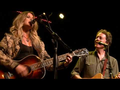 Elizabeth Cook - El Camino (eTown webisode #1110)