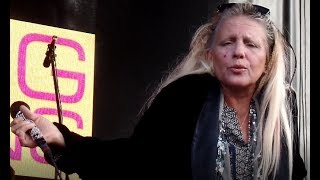 Missing Persons with Dale Bozzio performing Noticeable One