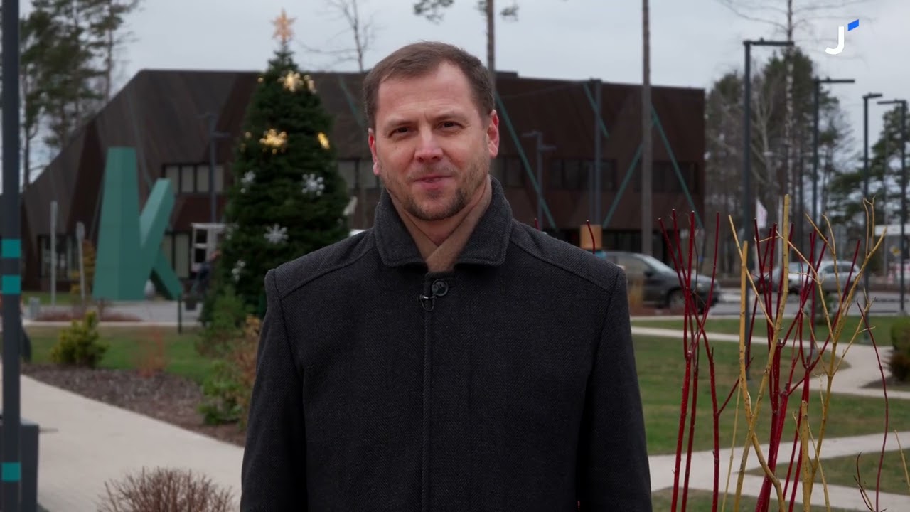 Priecīgus Ziemassvētkus!