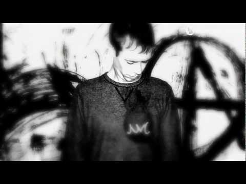 Andy Moor feat  Carrie Skipper   She Moves  2010  HD 1920x1080