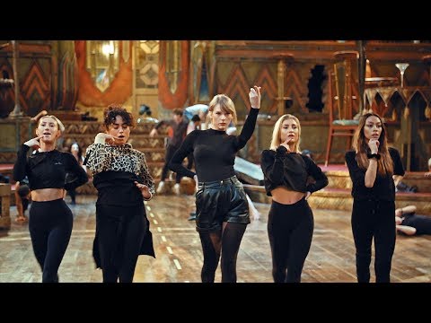 download lagu mp3 mp4 Taylor Swift In Cats, download lagu Taylor Swift In Cats gratis, unduh video klip Taylor Swift In Cats