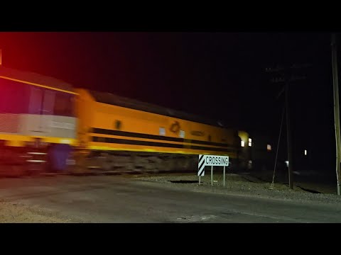 6MX1 Aurizon down containers (GL102, CLP16), Melbourne to Port Pirie, 2245, 31/1/25, Stawell VIC