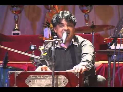 Kries Ramkhelewan zingt Schatjelief voor First Lady Ingrid Bouterse