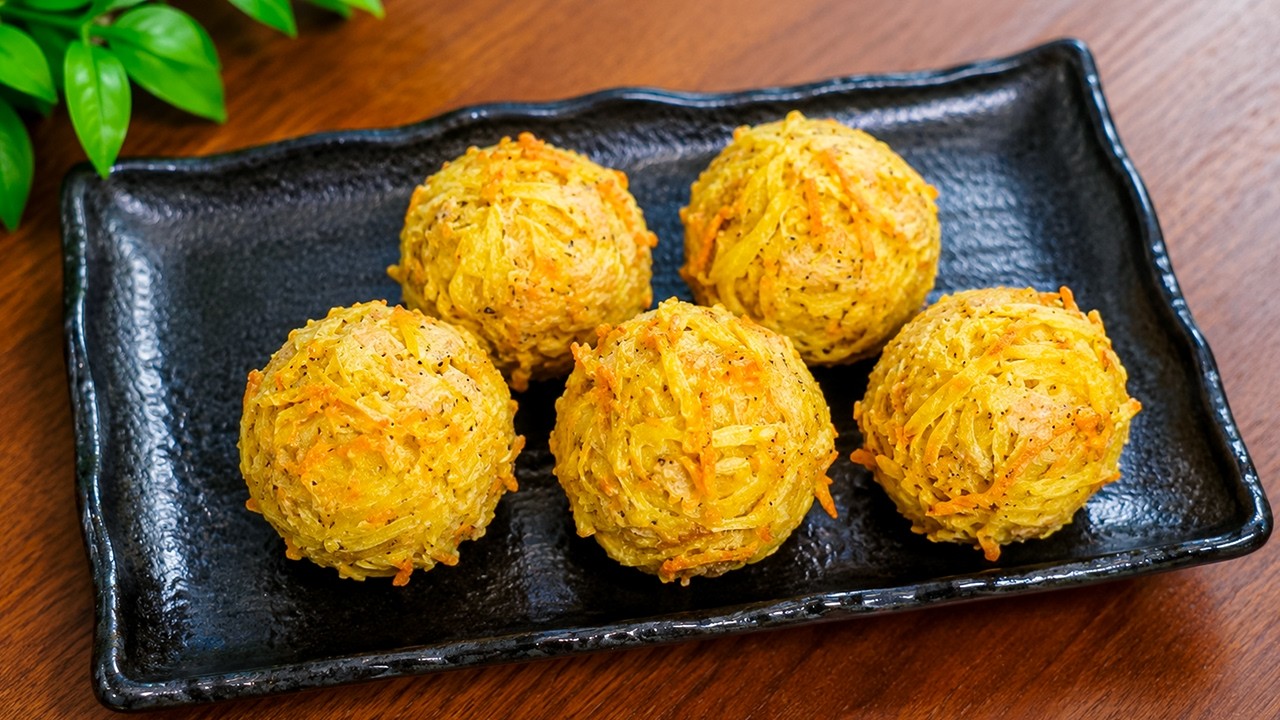 If you've 1 potato and 1 egg, try this Amazing Potato recipes! Easy and so delicious breakfast!