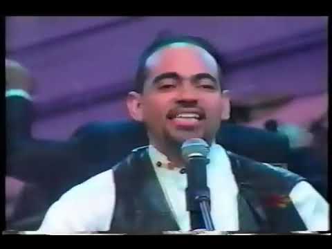 El Salvador, Rafael Alfaro en OTI 1997, Lima Perú interpretando “Cantándole A La Vida”
