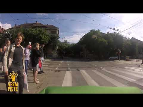 Pista 64  Piata 700 - Paris, colt cu Republicii (dus)