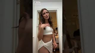 Download lagu TikTok Upskirt No Panties white slit up leg party dress @tionnabadakai mp3