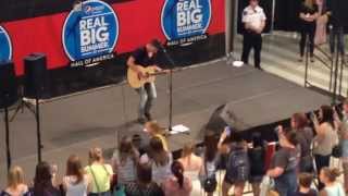 Tyler Ward - Some Kind of Beautiful (Live at Mall of America 7/30/14)