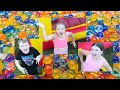 300 000 OrBeEz On The BOUNCE HOUSE Orbeez Bounce Jumping