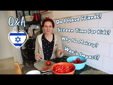 Q&A + Best Ashkenazi Matbucha 🙃: Kosher Recipes, Screen Time, & Life as a Working Mom of 4