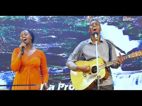PAPI CLEVER & DORCAS - Uwaba atinyutse ibyago byose/ Ni igihe gito intambara igashira (47 Agakiza)